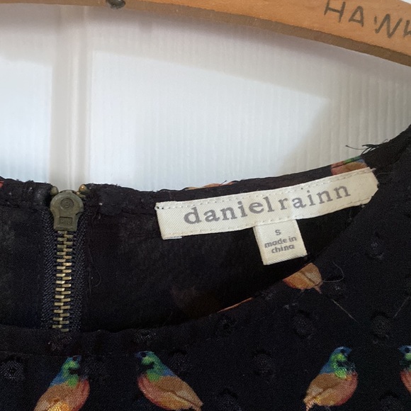 Short Sleeve Top - Picture 4 of 9